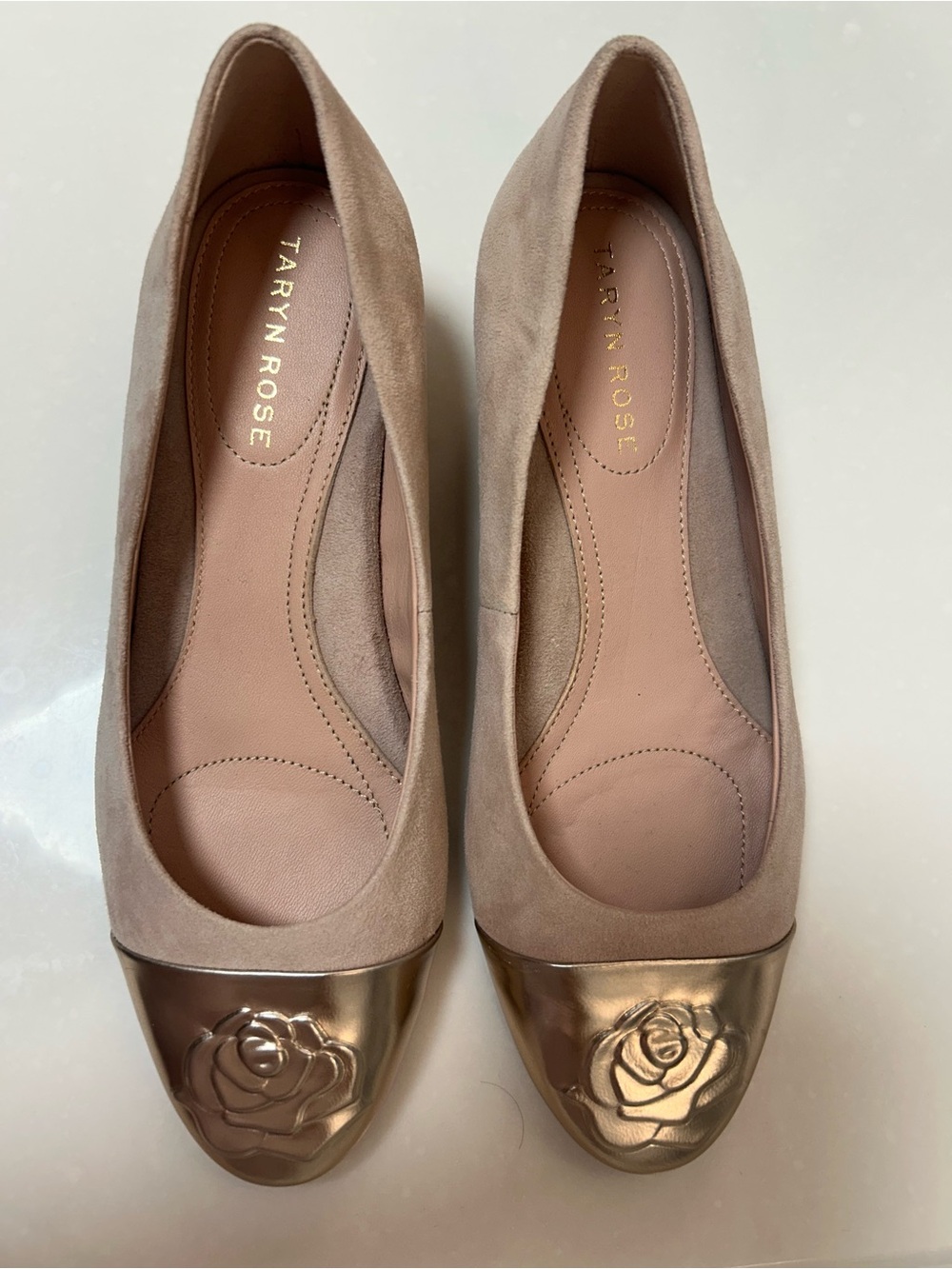Taryn Rose “BABE” blush suede metallic cap toe all leather pumps. NWOB SIZE 6B